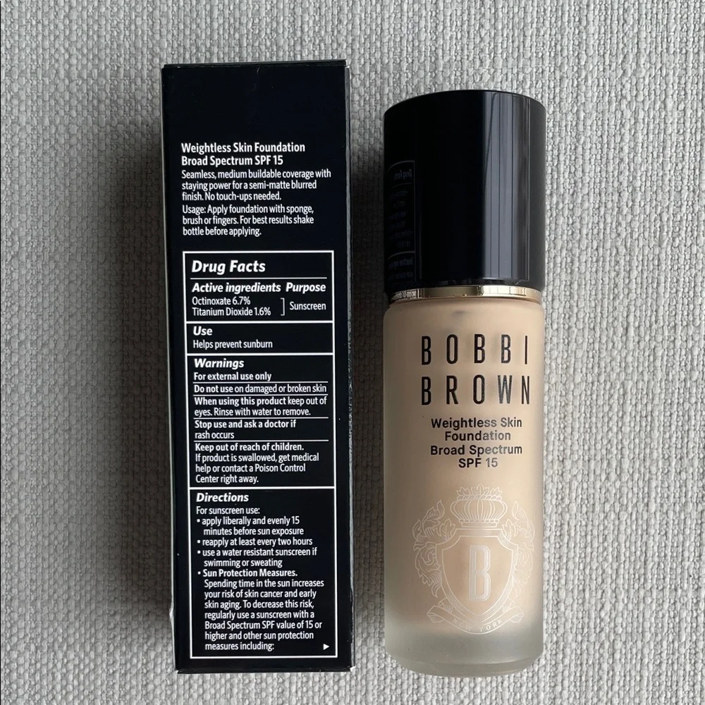 Bobbi Brown Weightless Skin Foundation SPF 15 - N-012 Porcelain